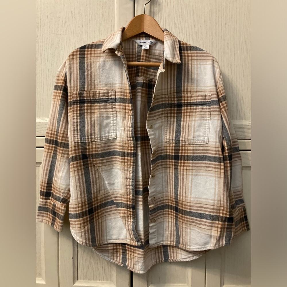 Plaid Old Navy medium petite boyfriend flannel button down long sleeve shirt